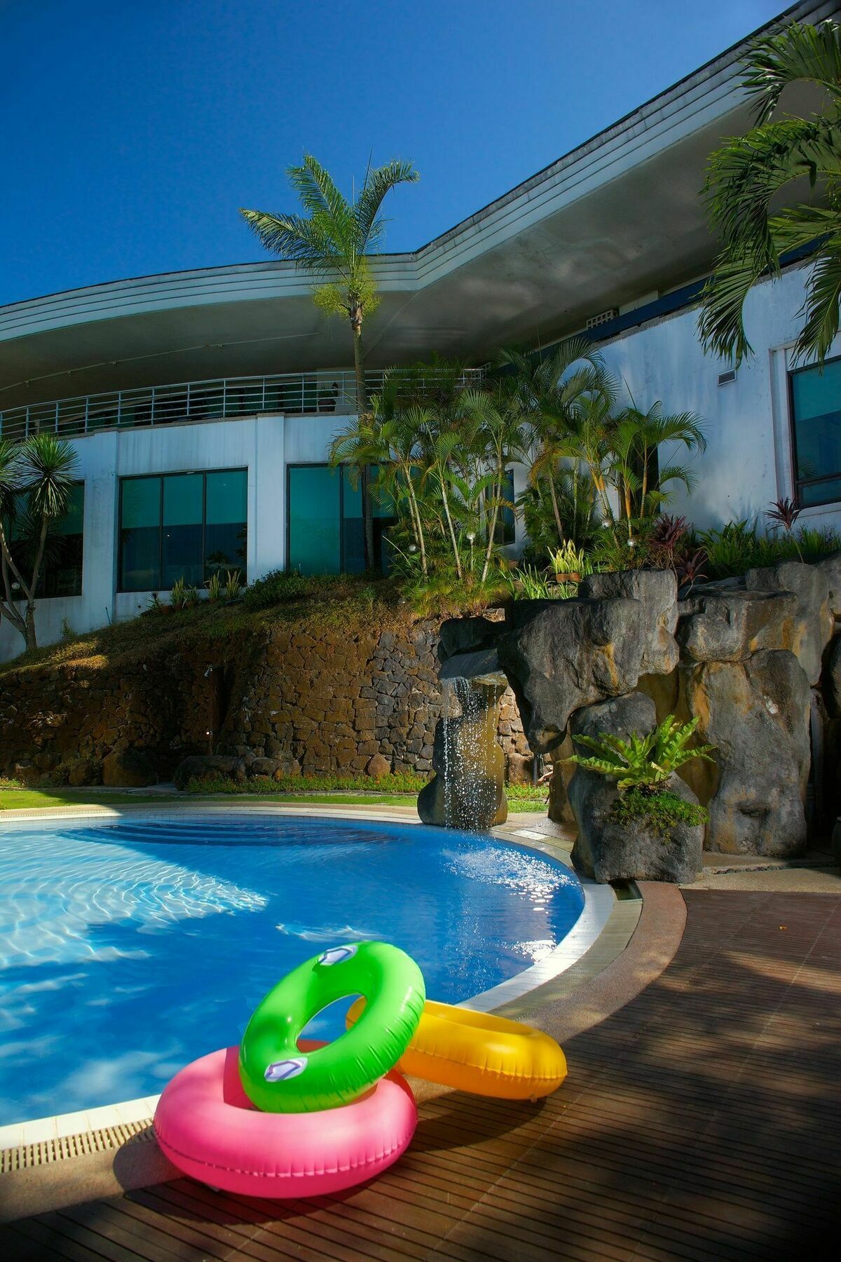 Eugenio Lopez Center Hotel Antipolo Exterior photo
